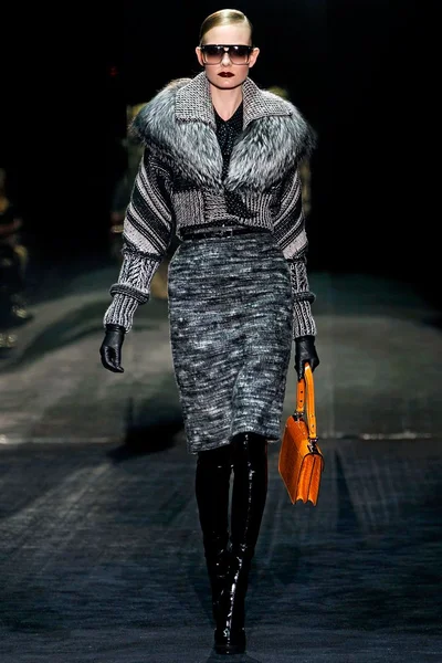 Look 35